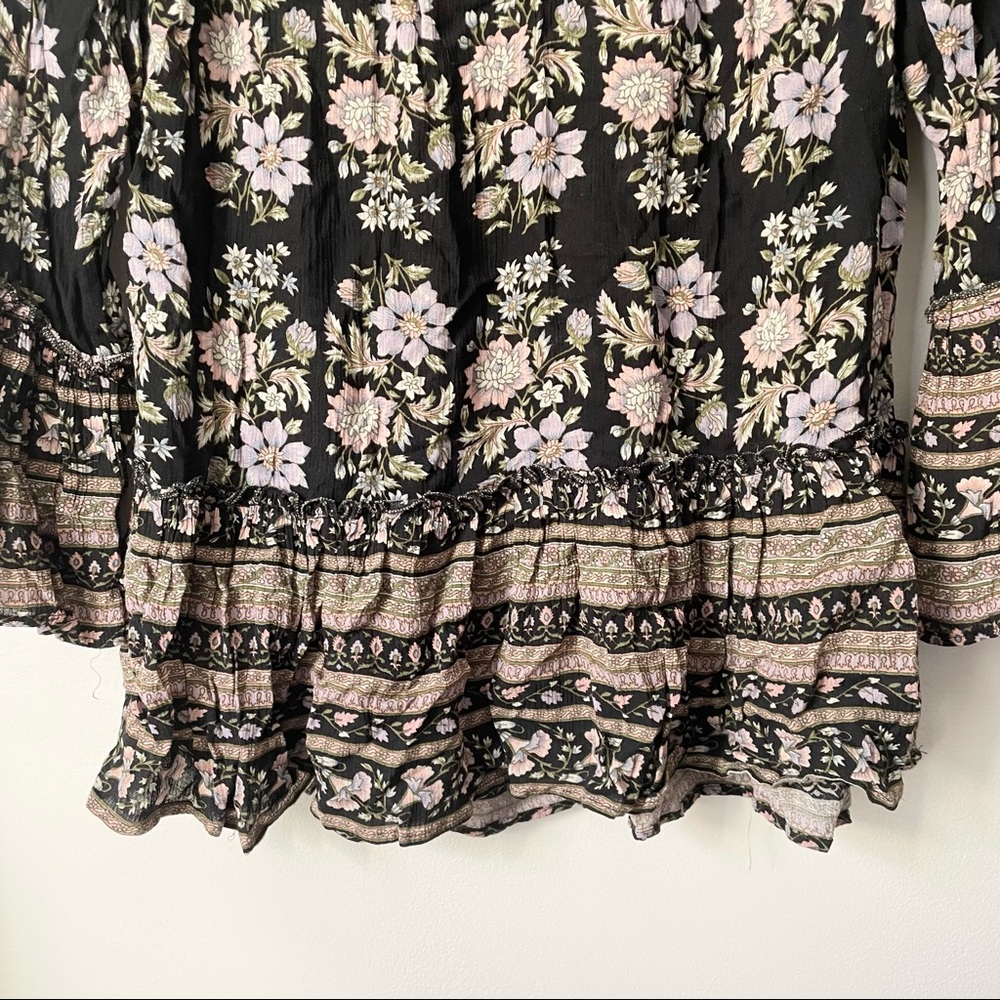 American Eagle Floral Bell Sleeve V-Neck Blouse - Picture 4 of 5
